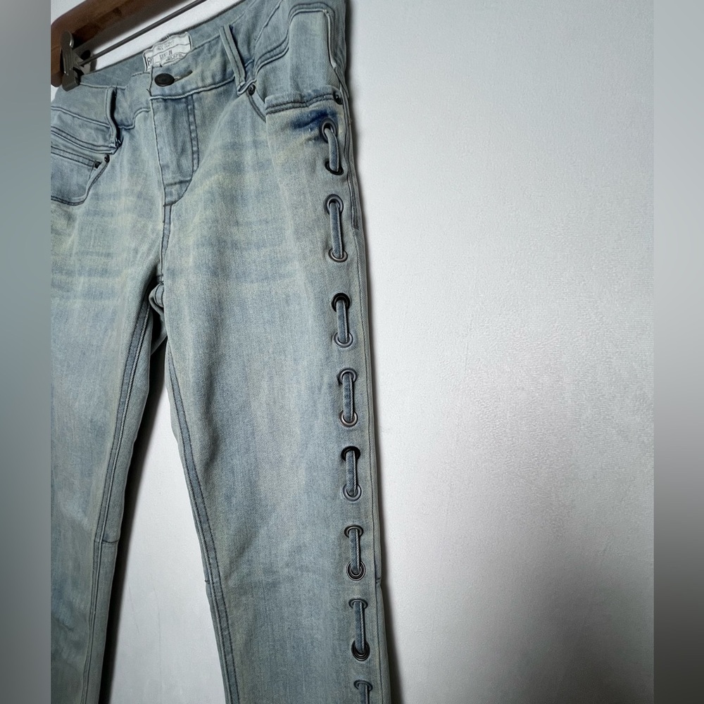 Free People Women’s Denim Lace-Up boho hippie moto grunge Jeans Size 26x26 - Picture 2 of 6